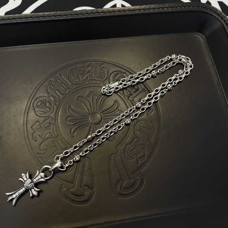 Ch**me He**ts necklaces